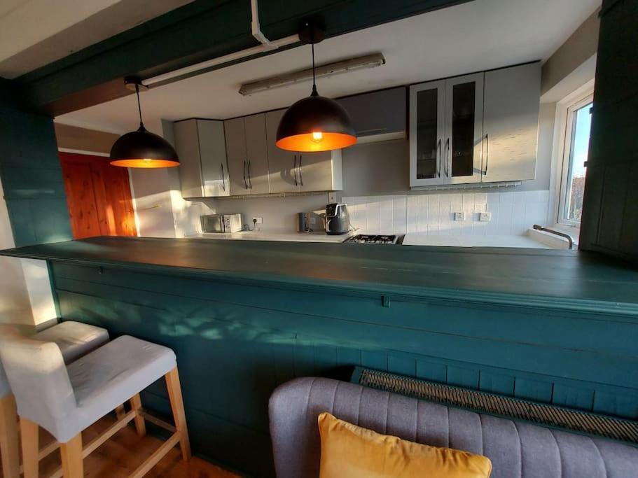 2 Bed Flat, Bounds Green, Piccadilly Line, London N11 Eksteriør billede