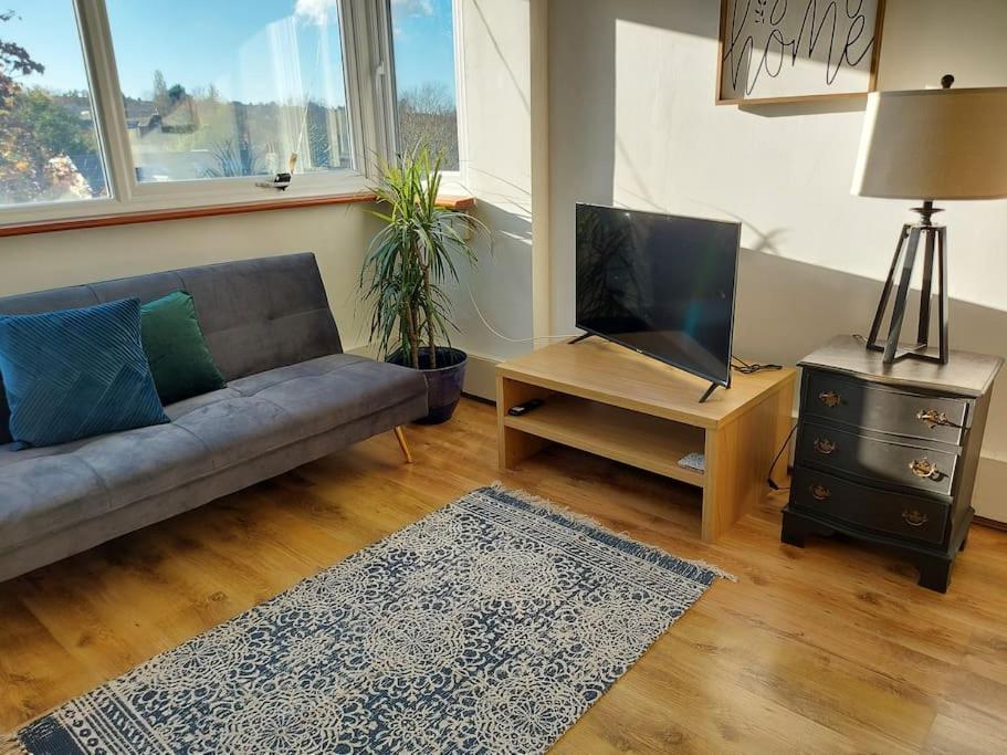 2 Bed Flat, Bounds Green, Piccadilly Line, London N11 Eksteriør billede