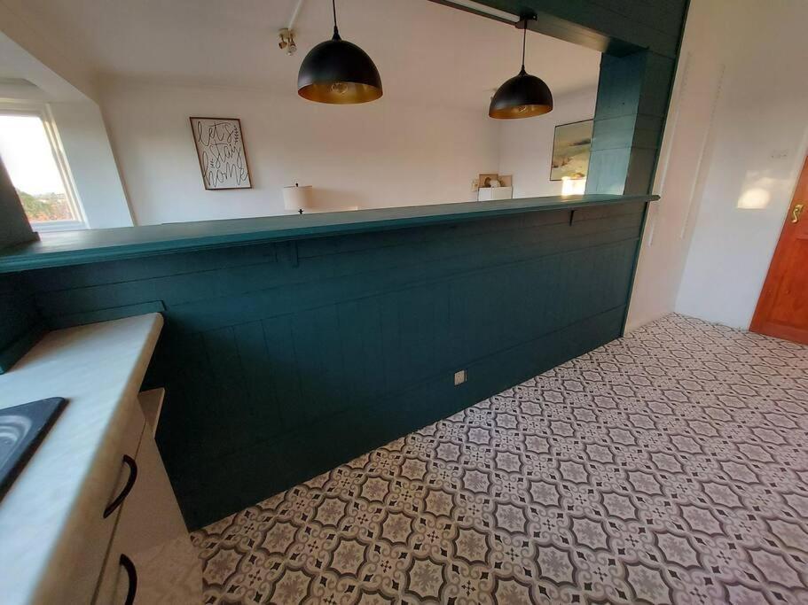 2 Bed Flat, Bounds Green, Piccadilly Line, London N11 Eksteriør billede