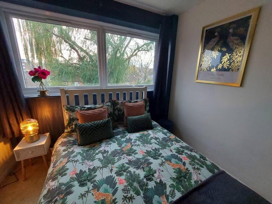 2 Bed Flat, Bounds Green, Piccadilly Line, London N11 Eksteriør billede