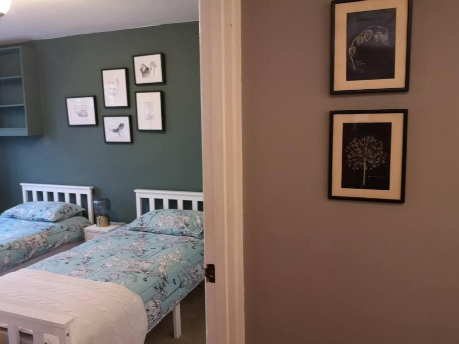 2 Bed Flat, Bounds Green, Piccadilly Line, London N11 Eksteriør billede