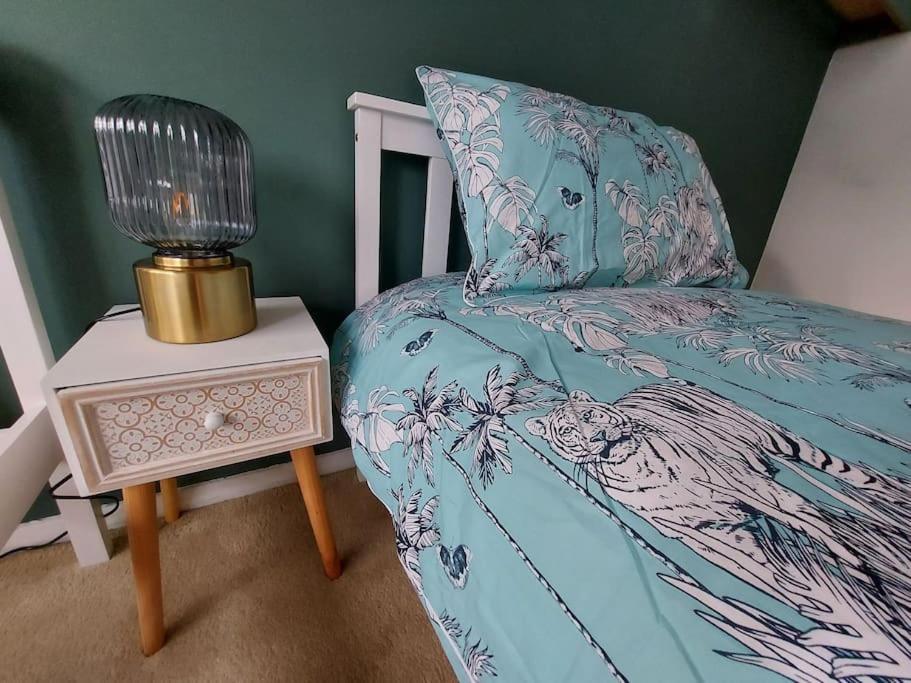 2 Bed Flat, Bounds Green, Piccadilly Line, London N11 Eksteriør billede