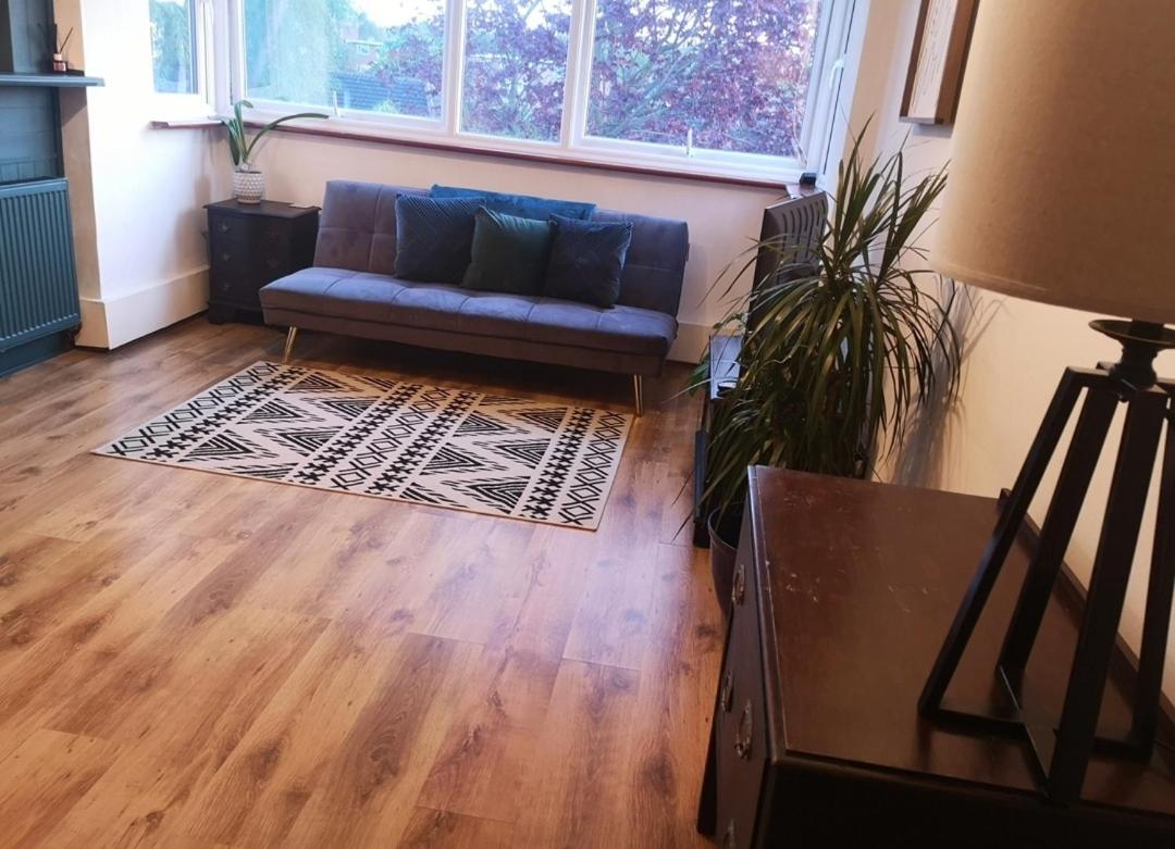 2 Bed Flat, Bounds Green, Piccadilly Line, London N11 Eksteriør billede